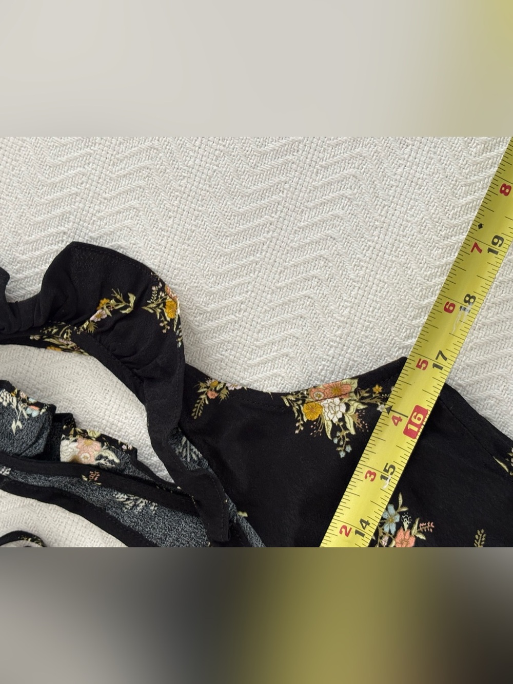 Urban Outfitters Black Floral Ruffle Tie-Front Crop Top with Yellow Accents - Picture 4 of 7